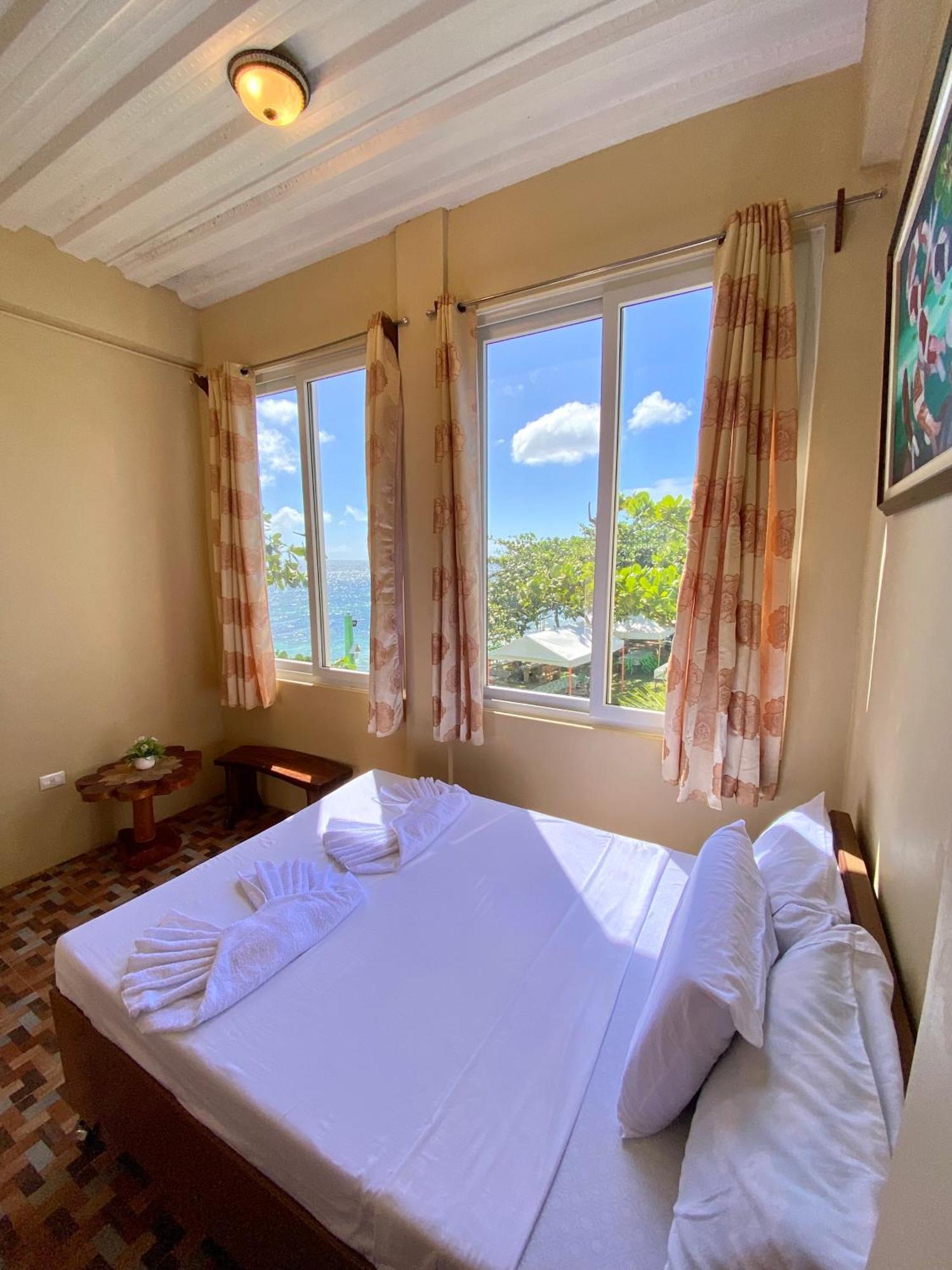 Oceanfront Beach Resort Siquijor Extérieur photo