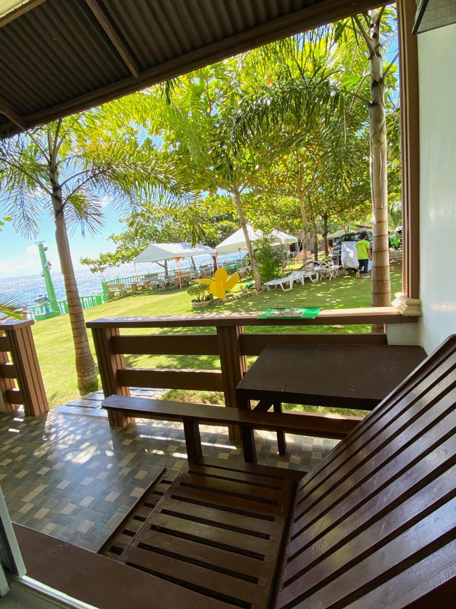 Oceanfront Beach Resort Siquijor Extérieur photo