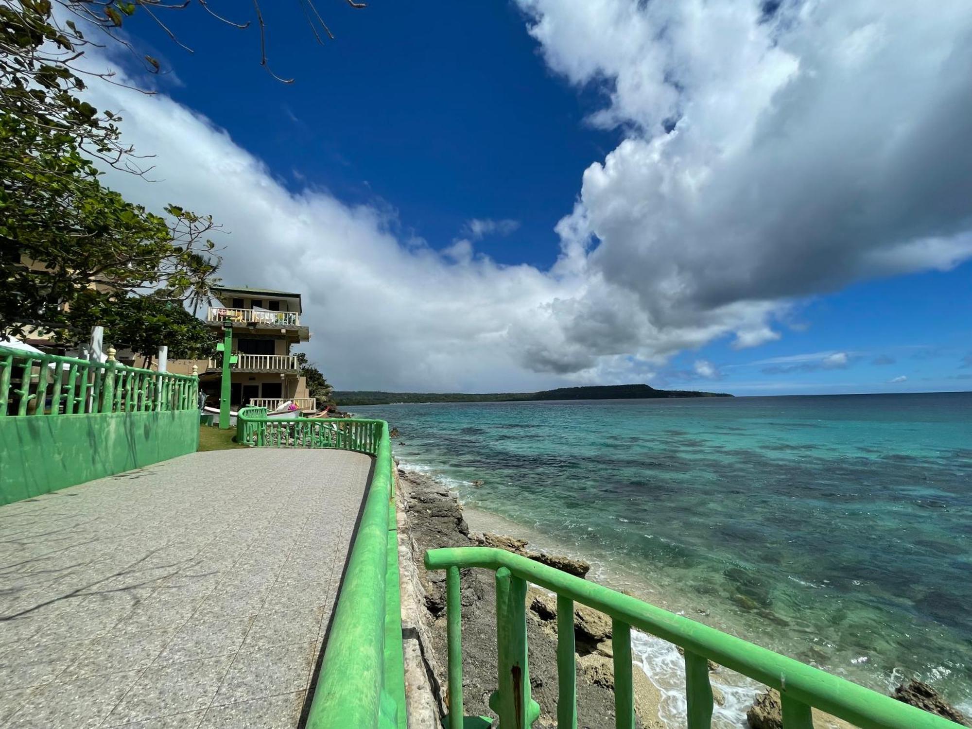 Oceanfront Beach Resort Siquijor Extérieur photo